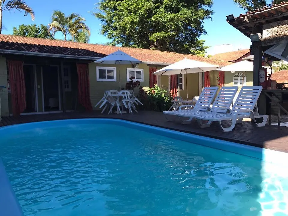 Pousada Banana House Bombinhas 2*,